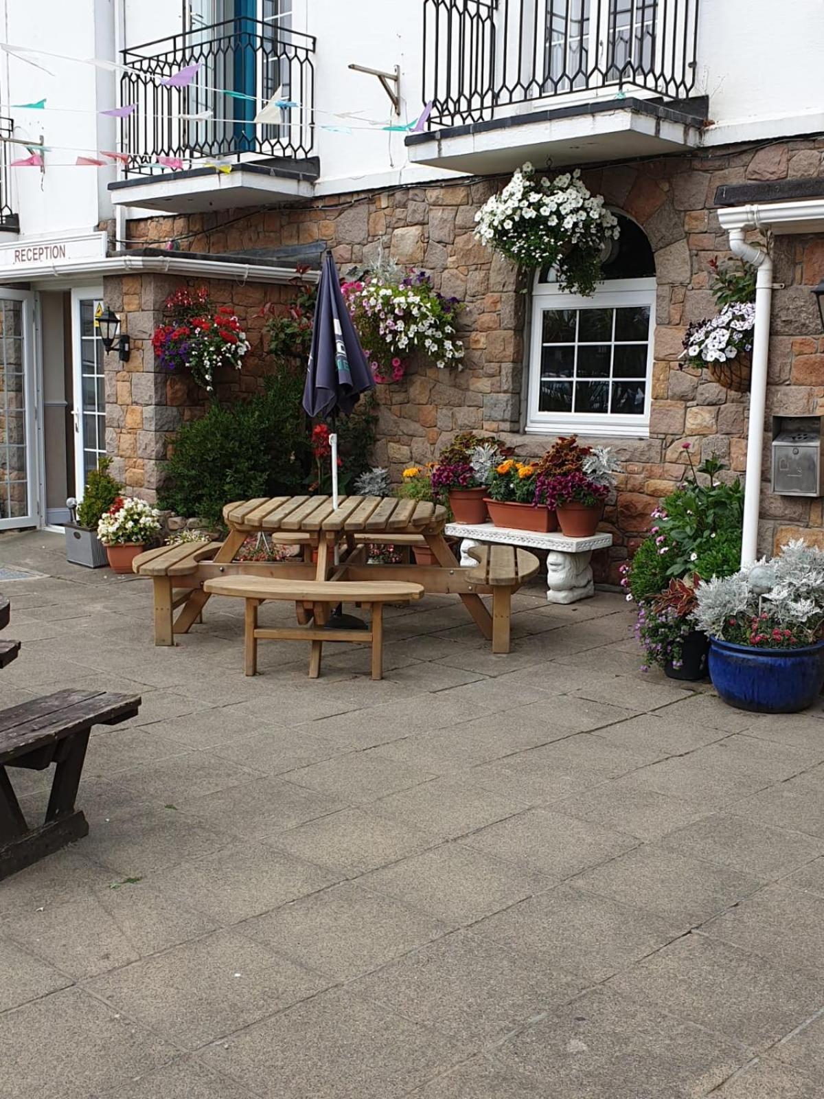 The Prince Of Wales Hotel St Ouen's Exterior foto