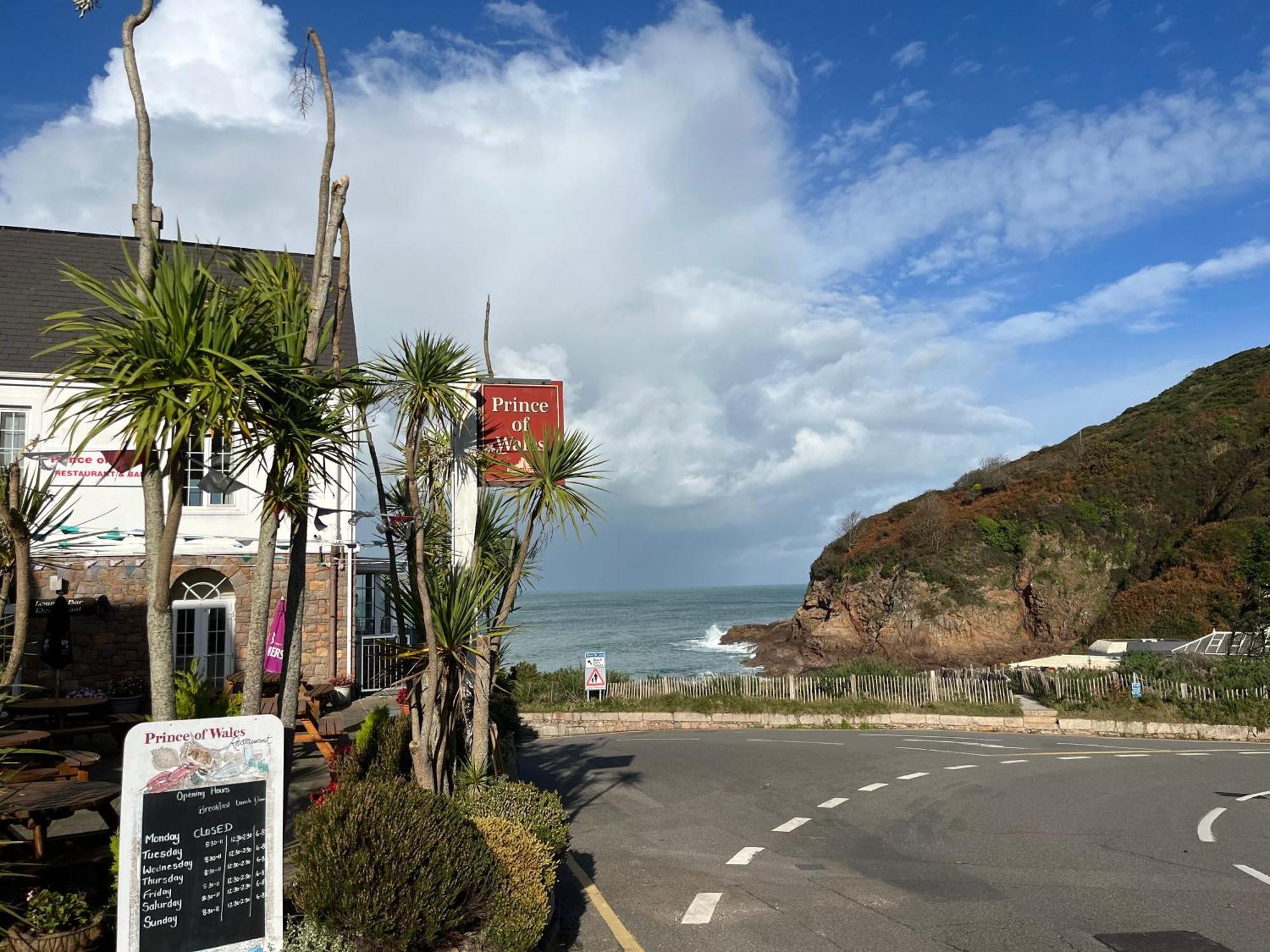 The Prince Of Wales Hotel St Ouen's Exterior foto